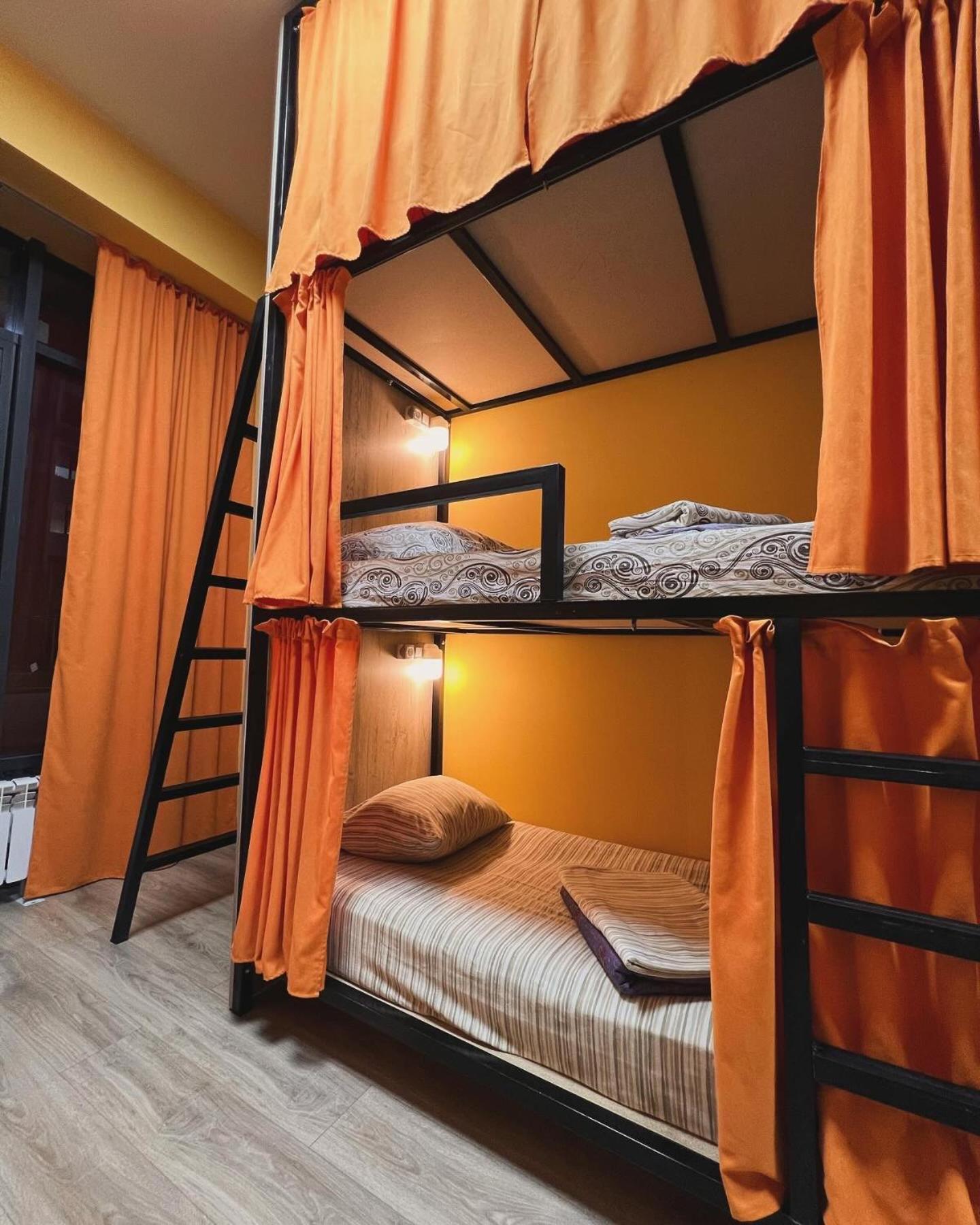 Рой Hostel อัลมาตี ภายนอก รูปภาพ